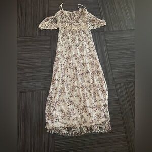 love stitch  Rayna Floral Lace Maxi Dress Size M Runs a size L